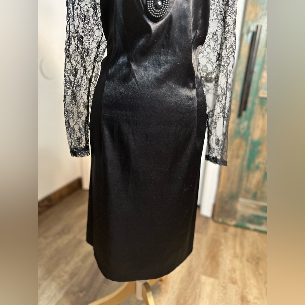 Black Modal Satin
Bead V Neck tunic dress lace sleeves woman size 16 - Picture 6 of 16